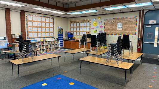 Woodridge Elementary School Classroom Standard in Sacramento