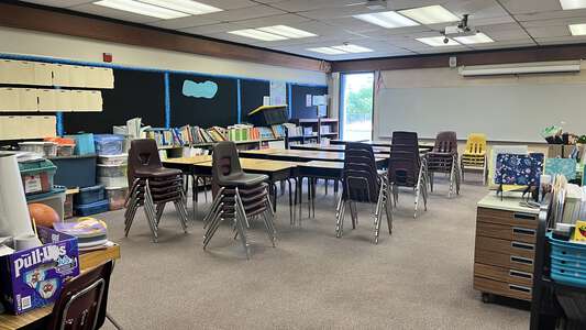 Mission Elementary School Classroom Standard in Antioch
