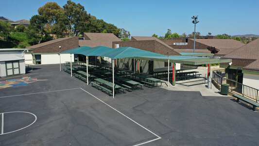 Bonita Canyon Elementary School Outdoor Lunch Area in Irvine