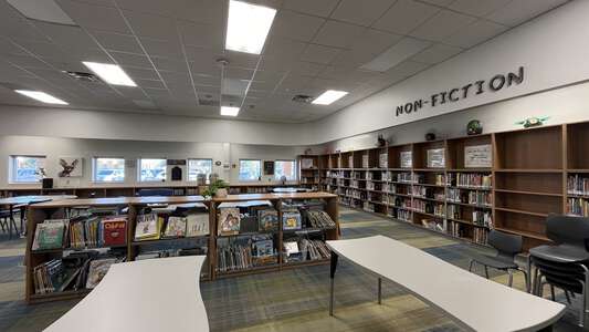 Greenspoint Elementary School Library in Houston 3