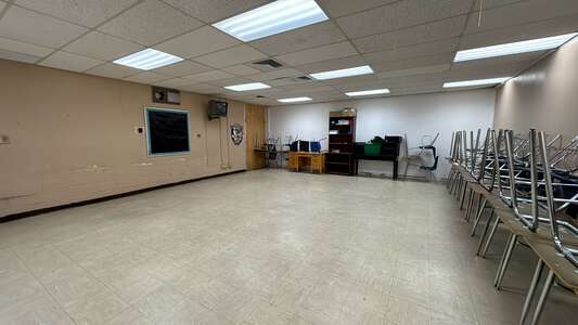 Tom Benson School Classroom Standard in Kenner 2