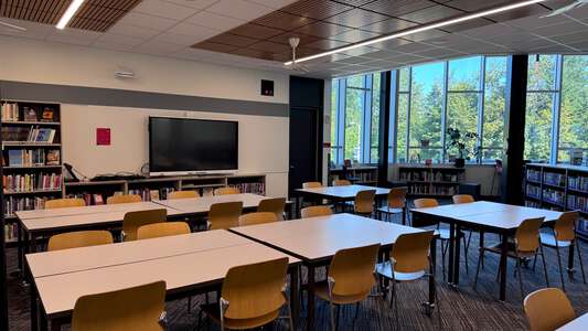 Juanita High School Library in Kirkland