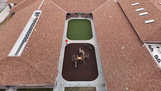 Lake Ridge Elementary School Outdoor Area in Nampa