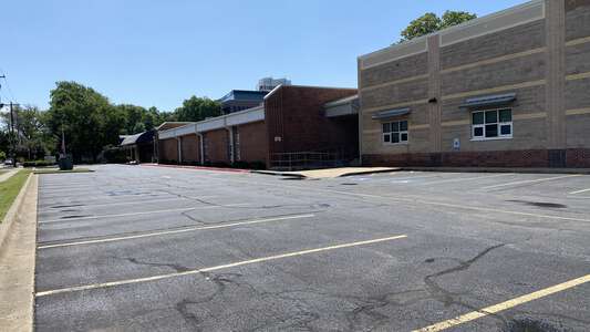 R. E. Baker Elementary School Parking Lot in Bentonville