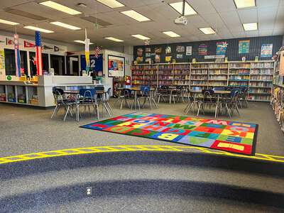 Broadway Elementary School Library in Spokane Valley