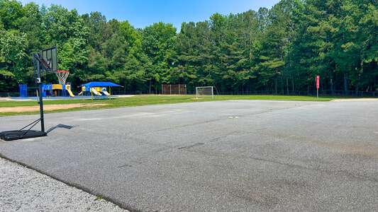Berkeley Lake Elementary School Outdoor Basketball Courts in Duluth