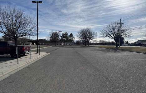 Iowa Elementary School Parking Lot - Front in Nampa