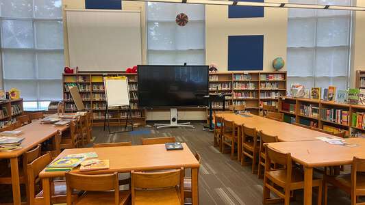 Claiborne Elementary School Library in Baton Rouge 4