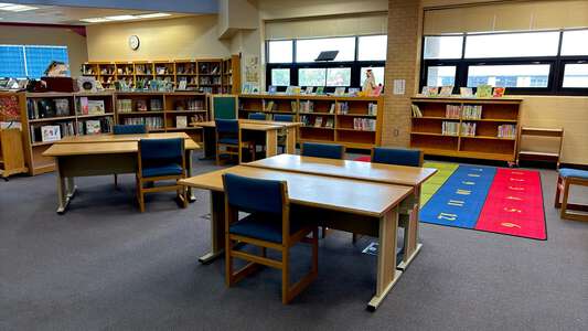 Minneha Core Knowledge Magnet Elementary School Library in Wichita 2