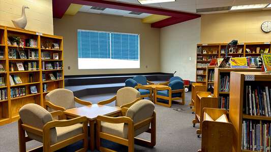Minneha Core Knowledge Magnet Elementary School Library in Wichita 3