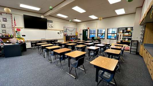 Calabasas Elementary School Classroom Standard in Watsonville 3