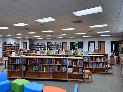 Hanahan Elementary School Media Center in Hanahan