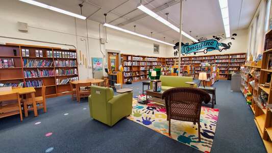 Beaumont Magnet Academy Library in Knoxville 2