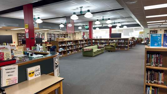 Wilbur Middle School Library in Wichita 4
