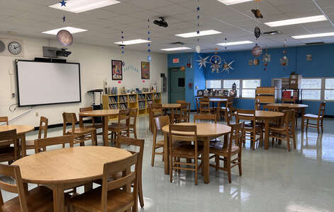 Gloria Floyd Elementary School Library in Miami