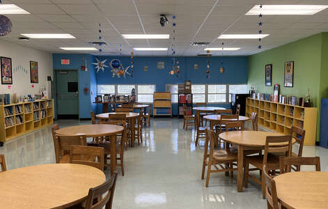 Gloria Floyd Elementary School Library in Miami