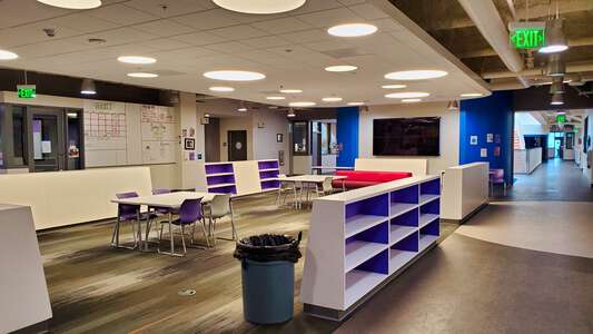 Da Vinci Schools Da Vinci Communication Main Common Area in El Segundo 4