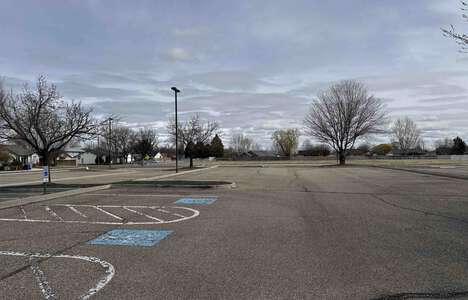 Park Ridge Elementary School Parking Lot - Front in Nampa