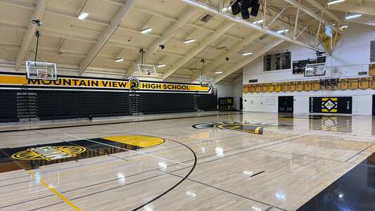 Mountain View High School Gym - Large in Mountain View 3