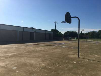 Navarro Elementary School Outdoor Basketball Courts 2 in Lockhart