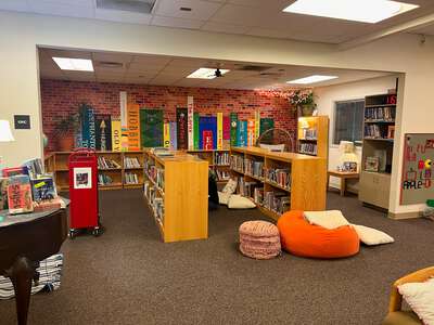 Brown-Barge Middle School Library in Pensacola