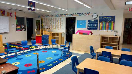 Judge Lionel R Collins Elementary School Classroom Standard in Marrero 3