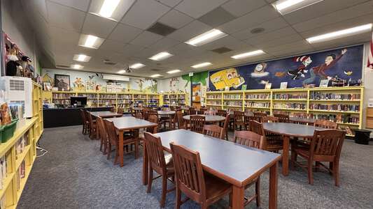 Thomas Edison Elementary School Library in Burbank 3