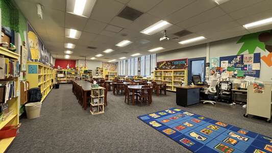 Thomas Edison Elementary School Library in Burbank 4