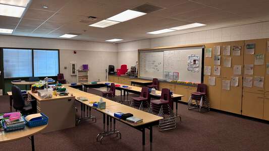 Ronald Reagan Elementary School Classroom Standard in Wildomar