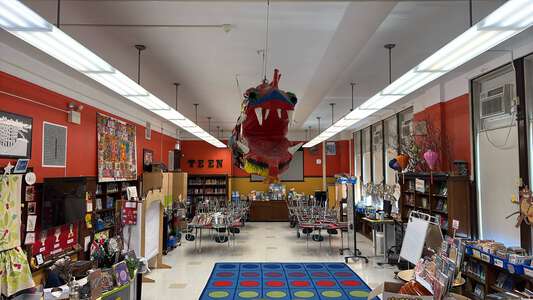 Stone Elementary Scholastic Academy Library in Chicago 2