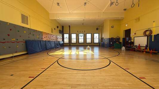Thorp - Ole A Thorp Elementary Scholastic Academy Gym in Chicago 3