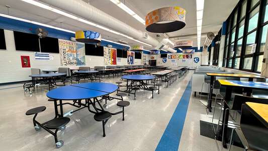 Pleasant Valley Middle School Cafeteria in Wichita 3
