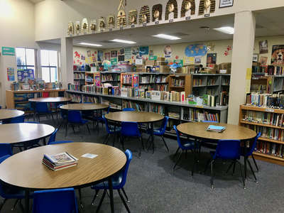 Forest Park Elementary School (FUSD) Library in Fremont