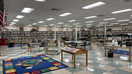 Oak Grove Elementary School (3161) Library in Tampa