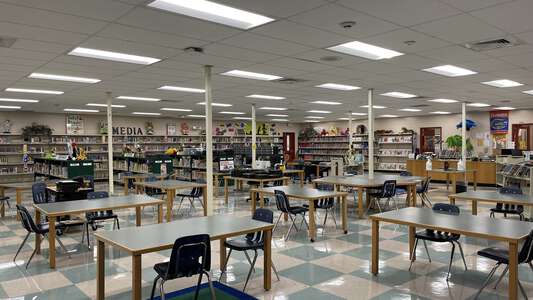 Oak Grove Elementary School (3161) Library in Tampa