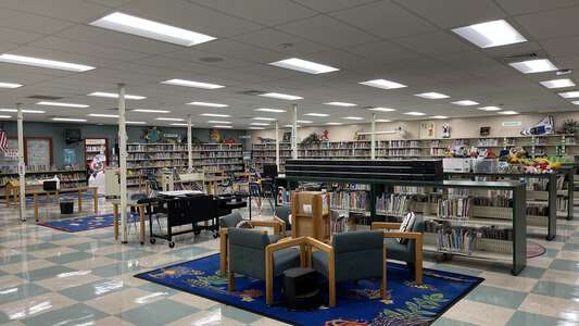 Oak Grove Elementary School (3161) Library in Tampa