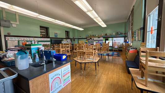 Budlong - Lyman A Budlong Elementary School Classroom Standard in Chicago