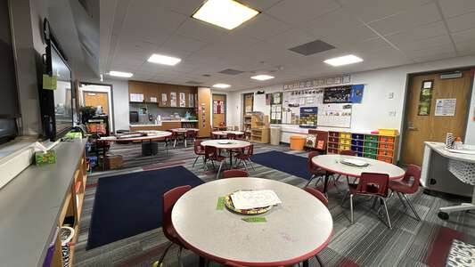 Ridgecrest Elementary School Classroom Standard in Midwest City 2