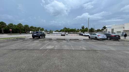 Country Club Middle School Parking Lot - Main in Miami