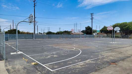 Yukon Elementary School Outdoor Basketball Courts in Torrance