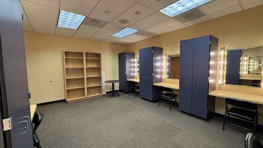 Lake Oswego High School Dressing Room 2 in Lake Oswego 3
