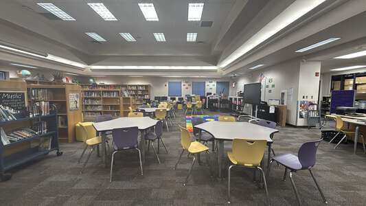 Ernesto Serna Fine Arts Academy Library in Socorro 2