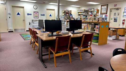 Piru Elementary School Library in Piru 2