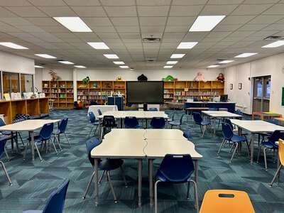 Reinhardt Elementary School Library in Dallas