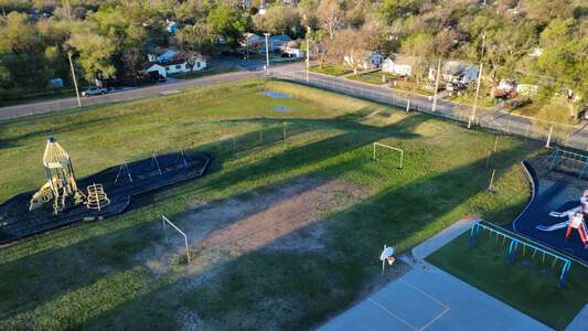 Mueller Aerospace and Engineering Discovery Magnet Elementary School Field - Practice in Wichita 3