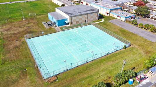 Madison Middle School (2651) Outdoor Basketball Courts in Tampa