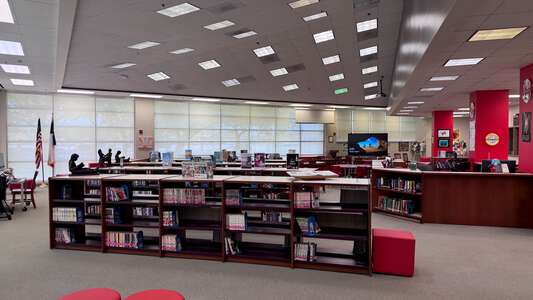 MacArthur Ninth Grade School Library in Houston