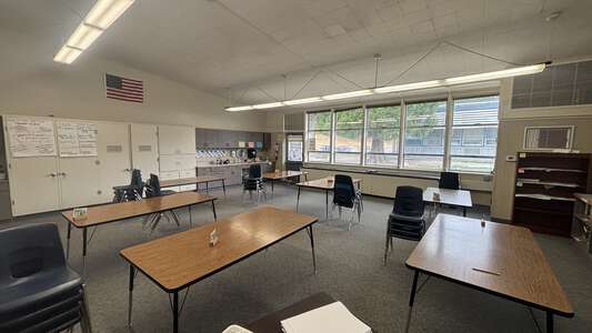 Orinda Intermediate School Room 42 - Classroom in Orinda