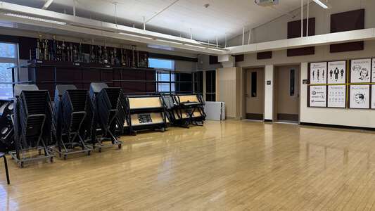 Woodbridge High School Room M103 - Music in Irvine