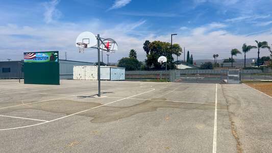 Hollow Hills Elementary School Outdoor Area in Simi Valley 3